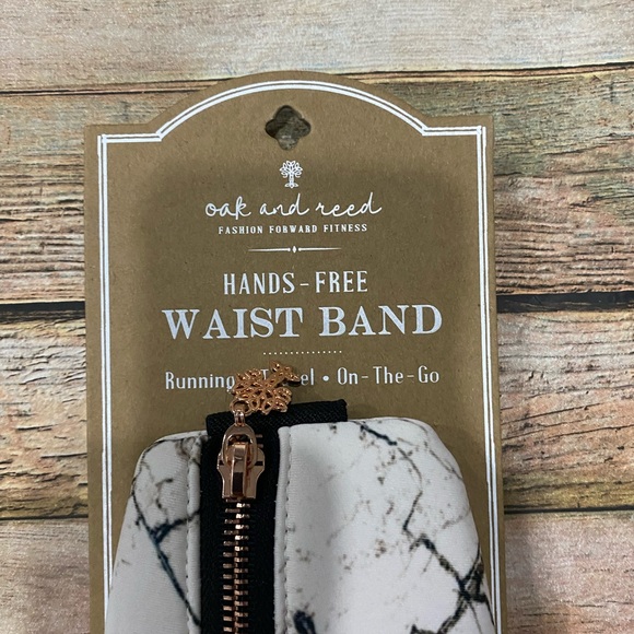 OAK AND REED WAIST BAND FANNY PACK HANDS FREE BLACK MARBLED NWT - Picture 6 of 6